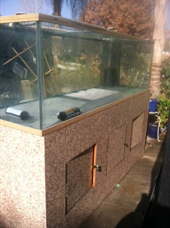 300 GALLON FISH TANK FOR SALE - $1600 (bakersfield, Ca.) 