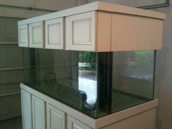 300 gallon aquarium - $2500 (Cumming,GA )