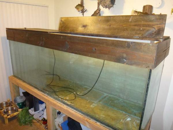 300 Gallon Aquarium w/Stand - $200 (Florence, KY)